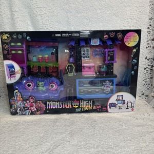 Monster High The Coffin Bean Cafe Playset With 2 Pets Furniture 28 Pieces